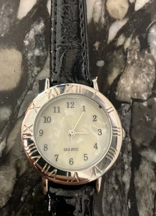 Vintage orologio JG NOS – Eleganza compatta con quadrante madreperla, marke: Vintage Dressing, zustand: Neu, größe: Bis 30 mm, 4,00 €, 4,90 € inklusive Vinted-Käuferschutz