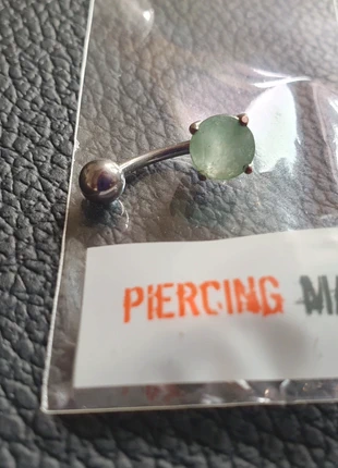 Navelpiercing met groene Jade, brand: piercing mania, condizioni: Ottime, €3.00, €3.85 include la Protezione acquisti