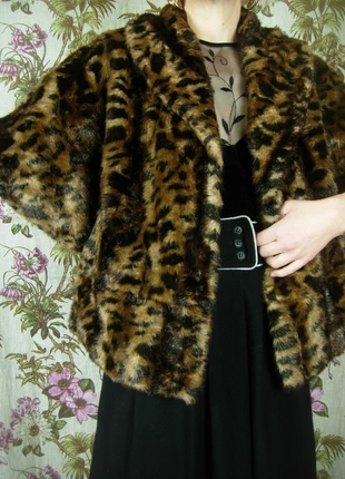veste fausse fourrure léopard style années 40/50, brand: Calvin Klein, condition: Very good, size: S / 36 / 8, €59.00, €62.65 includes Buyer Protection Pro