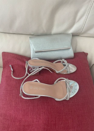 Conjunto sandalias e malinha prateadas, marca: CHC-Shoes, estado: Muito bom, tamanho: 38, €39.00, €41.65 inclui Proteção do Comprador