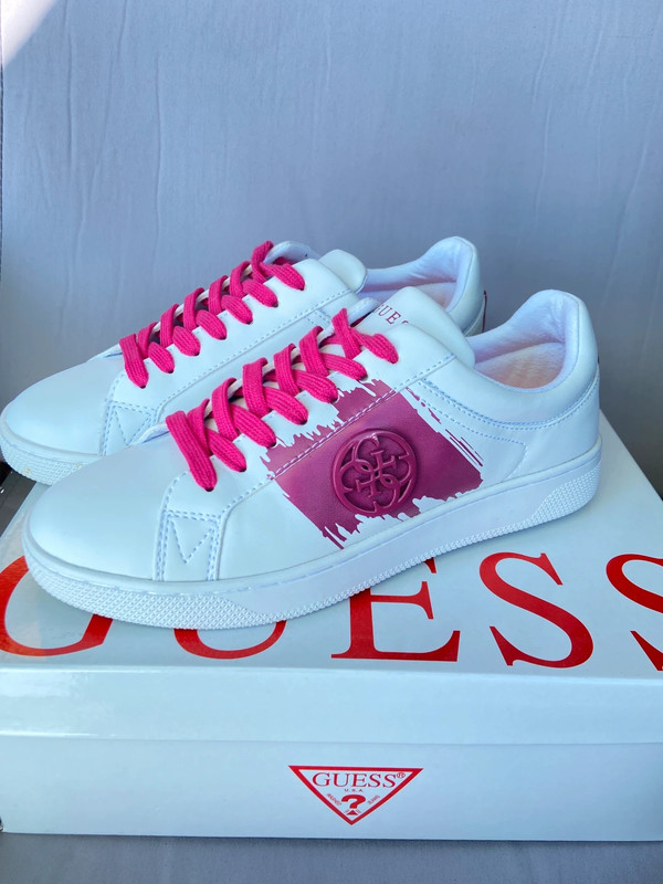 Sneakers deals rosa guess