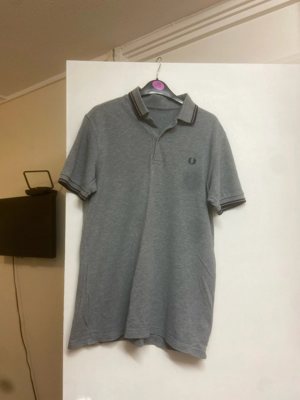 fred perry grey polo t-shirt | Vinted