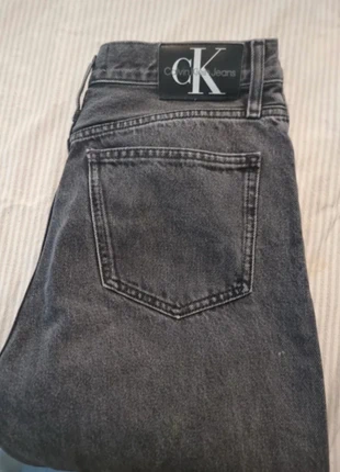 Jean femme Calvin Klein 38, marque: Calvin Klein, état: Très bon état, taille: M / 38 / 10, 30,00 €, 32,20 € Protection acheteurs incluse