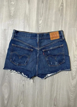 Short en jean Levi’s coupé 501 bleue marine W27 FR36, brand: Levi's, condizioni: Ottime, taglia: S / IT 40 / EU 36, €10.00, €11.20 include la Protezione acquisti Pro