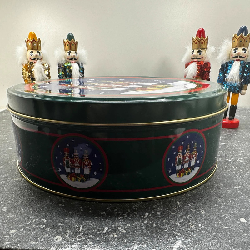 Set Of 4 Wooden 5" Nutcrackers In A Nutcracker Tin 3