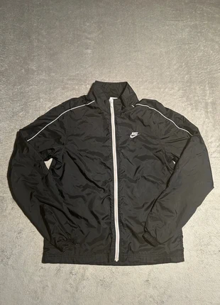 Veste Nike parachute/léger, noir, taille M, marke: Nike, zustand: Sehr gut, größe: M, 23,00 €, 24,85 € inklusive Vinted-Käuferschutz