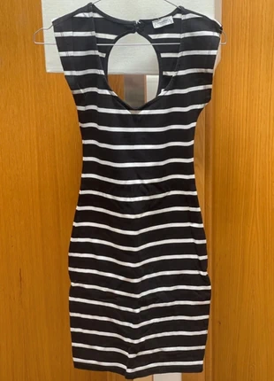 Vestido riscas * black and white dress, marca: Pull & Bear, estado: Bom, tamanho: S / 36 / 8, €2.00, €2.80 inclui Proteção do Comprador