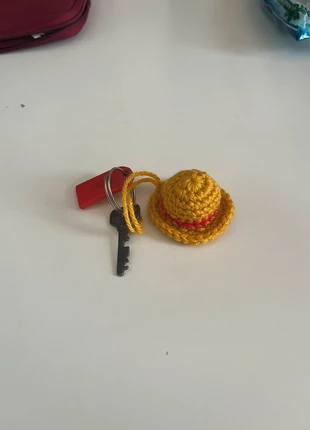 Straw Hat Keychain Crochet One Piece, marke: OnePiece, zustand: Sehr gut, 4,00 €, 4,90 € inklusive Vinted-Käuferschutz