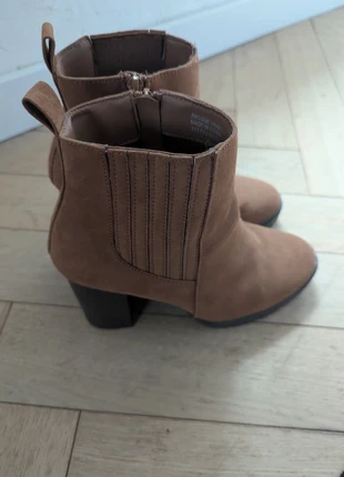 Bottines Camel talons, marca: Primark, estado: Muy bueno, tamaño: 39, 10,00 €, 11,20 € Protección al comprador incluida