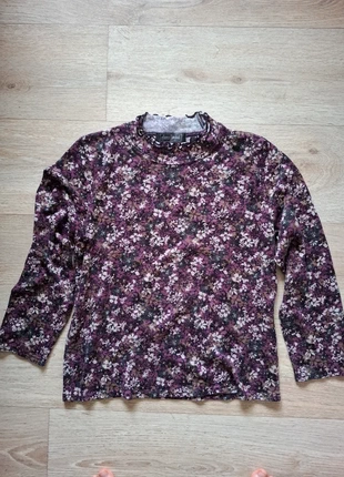 Purple floral long sleeve, merk: glossibeaut, staat: Heel goed, maat: M / 38 / 10, € 3,00, € 3,85 inclusief Kopersbescherming