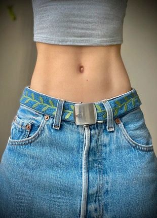 Ceinture en jean motif feuille, marque: pas de marque, état: Très bon état, taille: Ajustable, 14,50 €, 15,93 € Protection acheteurs incluse