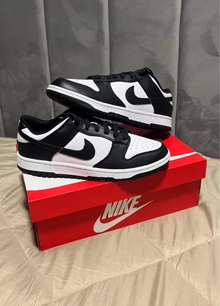 Nike Dunk Low Retro Panda, marca: Nike, estado: Novo com etiquetas, tamanho: 43, €95.00, €100.45 inclui Proteção do Comprador