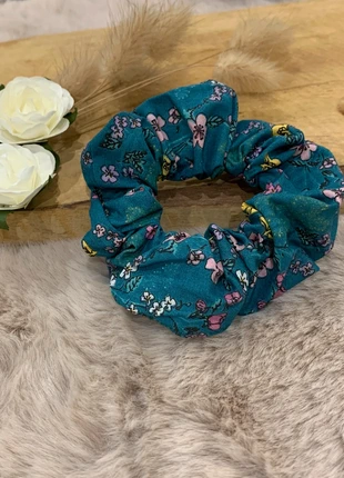 Chouchou vert motif fleurs multicolores , marca: Fait Main, estado: Nuevo sin etiquetas, 4,00 €, 4,90 € Protección al comprador Pro incluida