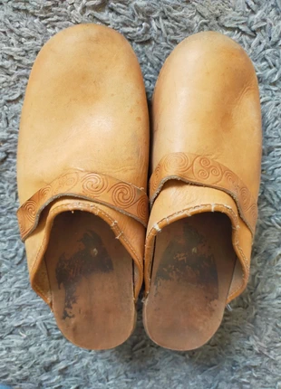 Sabots cuir, staat: Goed, maat: 39, € 30,00, € 32,20 inclusief Kopersbescherming