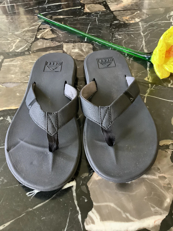 Black beach sandals sales