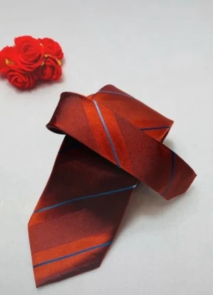 Cravate en soie - bordeaux rayure fine bleu - 8 cm - Très bon état, marke: Vintage Dressing, zustand: Sehr gut, 5,00 €, 5,95 € beinhaltet Vinted-Käuferschutz Pro