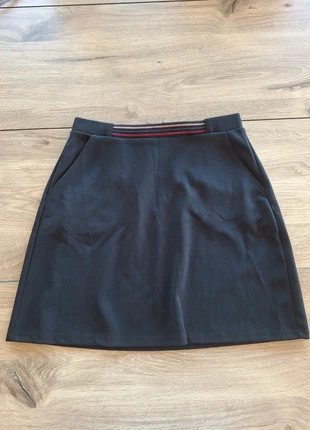 Jupe noire courte, marque: Cache Cache, état: Très bon état, taille: Taille unique, 3,00 €, 3,85 € Protection acheteurs incluse