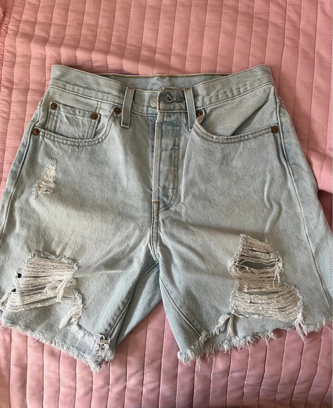 Blue Levi’s shorts 1