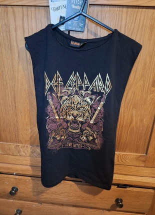 Black Def Leppard Love Bites tank top, brand: Primark, condition: Very good, size: XS / 6, £5.00, £5.95 includes Buyer Protection