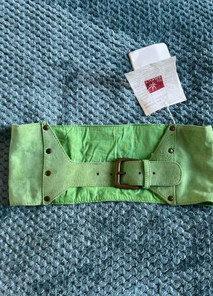 #cintura vita in camoscio verde griffata nuova con cartellino, marca: Mais il est où le soleil ?, estado: Nuevo con etiquetas, tamaño: 65 cm, 5,00 €, 5,95 € Protección al comprador incluida