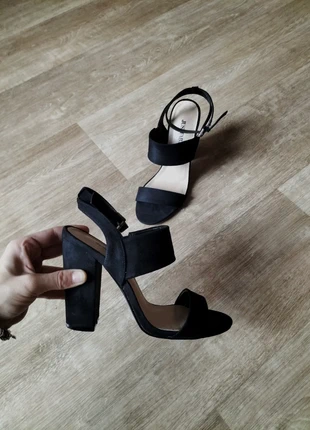 Sandales en suédine avec brides P39, marque: JustFab, état: Très bon état, taille: 39, 20,00 €, 21,70 € Protection acheteurs incluse