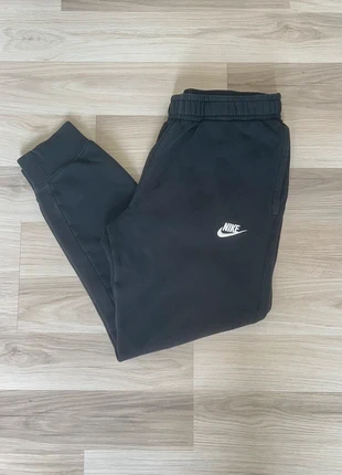 Jogging nike noir, marke: Nike, zustand: Sehr gut, größe: S, 24,49 €, 26,41 € inklusive Vinted-Käuferschutz