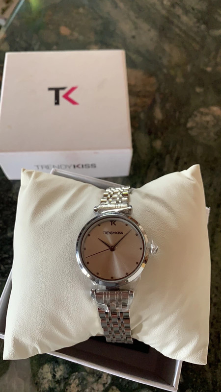 Montre femme ou jeune femme tte neuve Vinted