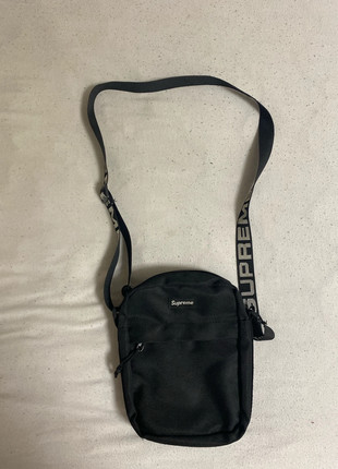 Obrázek k inzerátu: Supreme shoulder bag