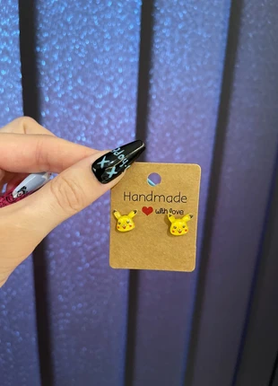 Pikachu earrings, merk: Pokémon, staat: Heel goed, € 6,00, € 7,00 inclusief Kopersbescherming