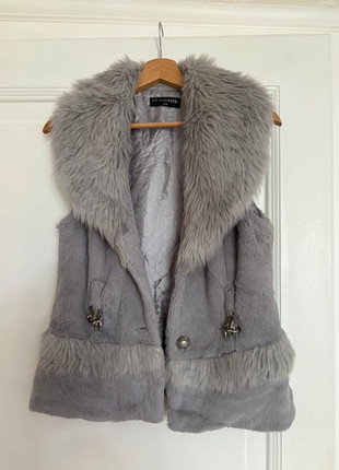 Veste sans manche gilet fourrure gris y2k, marque: Vintage Dressing, état: Très bon état, taille: S / 36 / 8, 10,00 €, 11,20 € Protection acheteurs incluse
