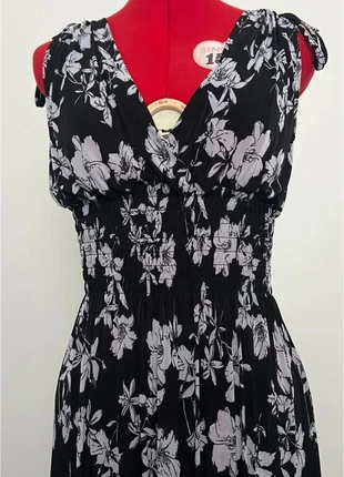 Robe longue fluide noire et lilas fleurie, état: Très bon état, taille: M / 38 / 10, 7,00 €, 8,05 € Protection acheteurs incluse