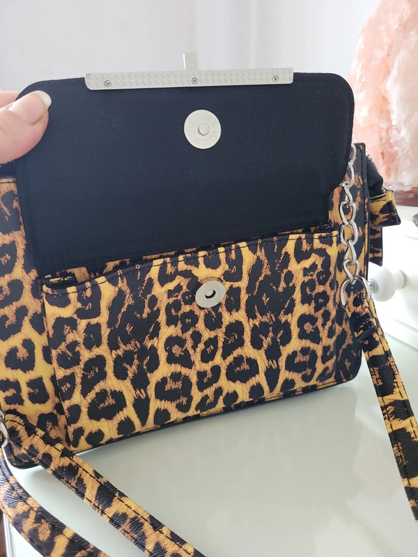 Leopard print deals clutch bag primark