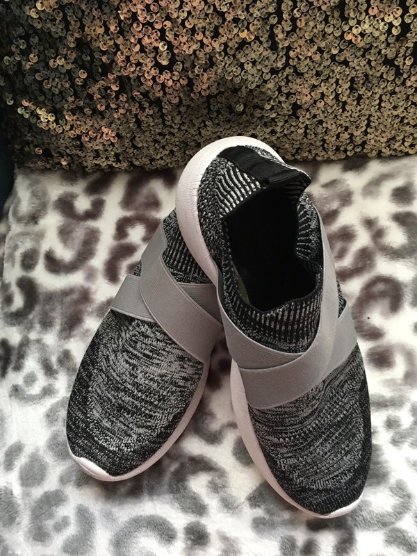 Gray comfortable slip on tennis shoes, sz 7.5 1