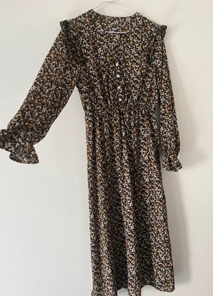 Robe longue à fleurs volants & col V, marque: Easy Clothes, état: Très bon état, taille: M / 38 / 10, 12,00 €, 13,30 € Protection acheteurs incluse