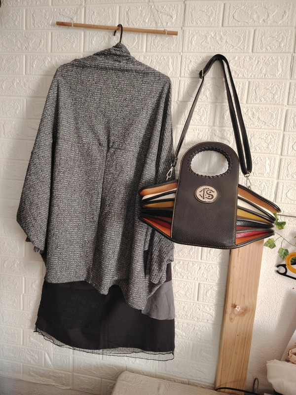 Ensemble jupe, cardigan et sac accordéon - photo numéro 4