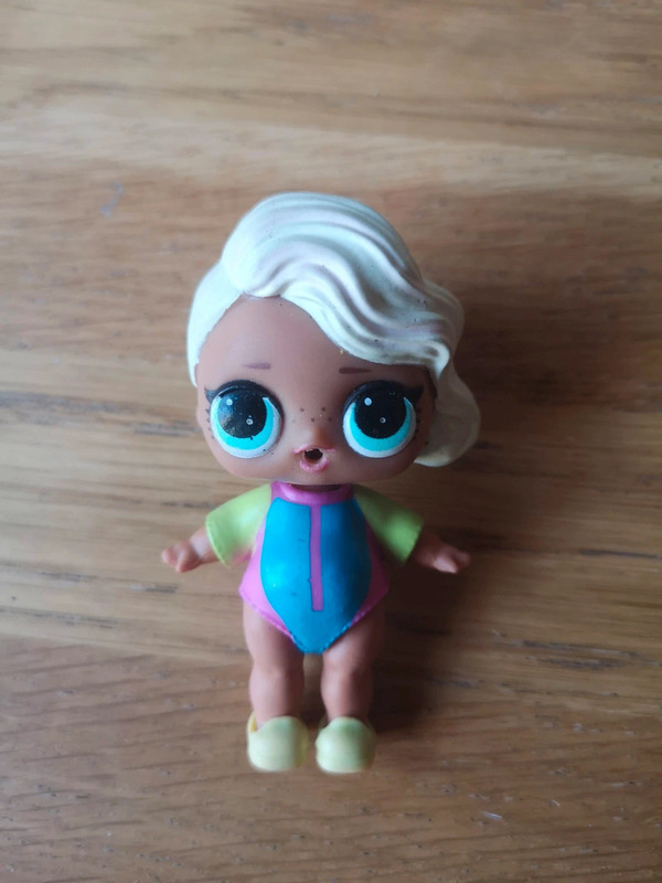 lol surprise surfer babe Vinted