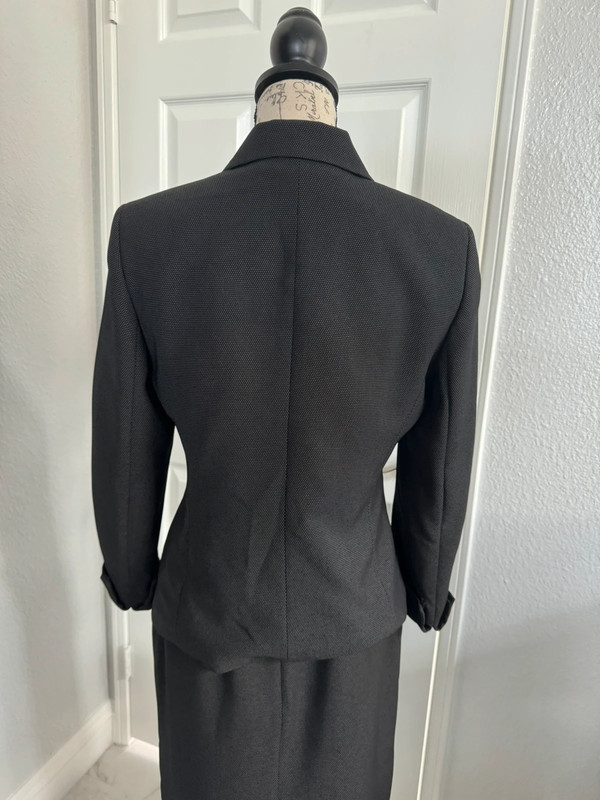 Kasper skirt suit 5