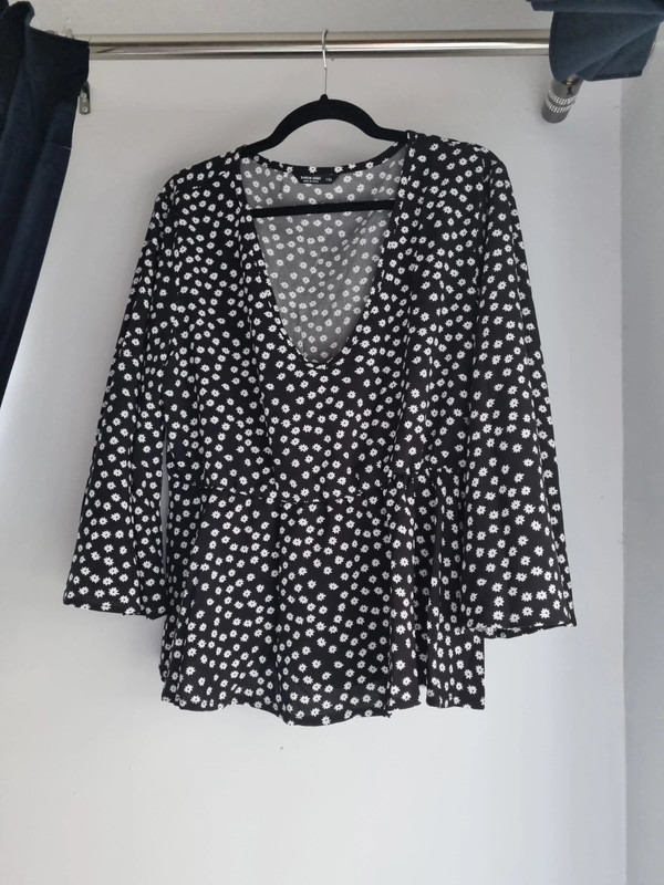 Shein curve top new , size 1XL, New without tags .