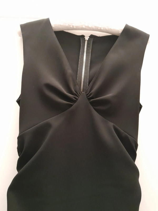 Robe asymétrique noire 3