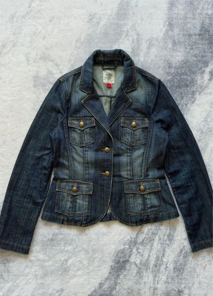 veste en jean cintrée esprit 1968 bleu brut taille m boutons dorés, marke: Esprit, zustand: Sehr gut, größe: M / 38 / 10, 29,00 €, 31,15 € beinhaltet Vinted-Käuferschutz Pro
