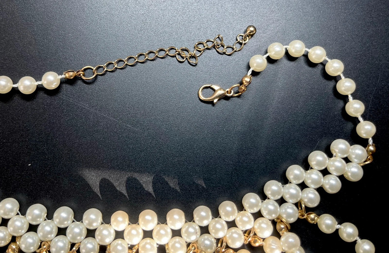 Stunning faux pearl necklace 2