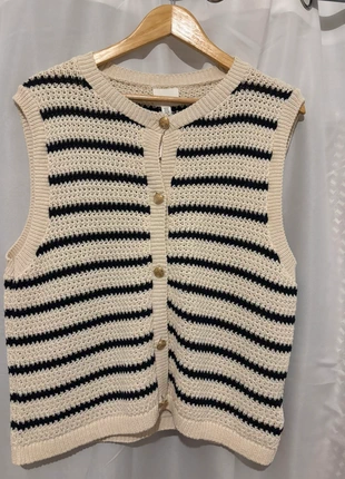 Neuf taille XL gilet crème boutons dorés prix d’achat 29€, brand: H&M, condizioni: Nuovo con cartellino, taglia: XL / IT 46 / EU 42, €15.00, €16.45 include la Protezione acquisti