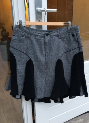 Grijze rok met zwarte vlakken , merk: Didi, staat: Heel goed, maat: L / 40 / 12, € 5,00, € 5,95 inclusief Kopersbescherming