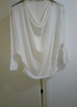 Pull blanc manches "chauve-souris" M, staat: Goed, maat: M / 38 / 10, € 2,00, € 2,80 inclusief Kopersbescherming