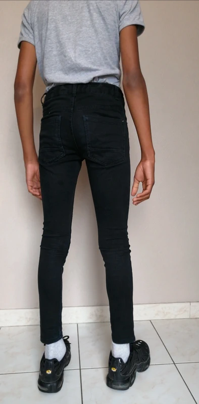 😍 Pantalon Skinny Fit 10 ans noir 👌🏼 - photo numéro 5
