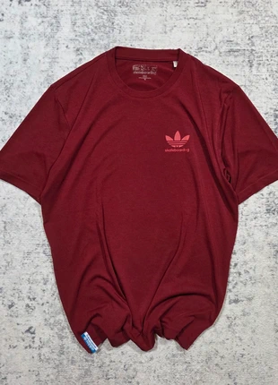 👕 T-shirt Adidas Skateboarding Bordeaux Trèfle S Homme Vintage Streetwear, marque: adidas, état: Très bon état, taille: S, 24,99 €, 26,94 € Protection acheteurs (Pro) incluse