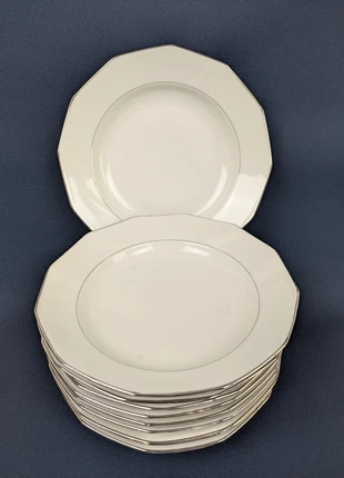 Service de 10 assiettes creuses en porcelaine de Limoges, état: Bon état, 25,00 €, 26,95 € Protection acheteurs (Pro) incluse