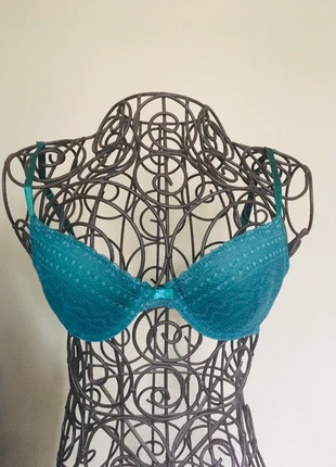 Soutien-gorge dentelle à armature, vert émeraude 90 C, marque: Préambule, état: Très bon état, taille: 90C, 2,90 €, 3,75 € Protection acheteurs incluse