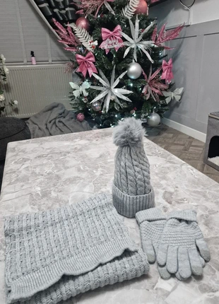 Perfect for Xmas Brand New in packaging Grey knit Hat,Scarf and gloves set, brand: Christmas set, condition: New with tags, £15.00, £16.45 includes Buyer Protection