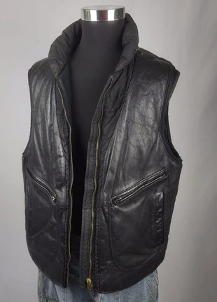 Gilet Avirex Officer’s vintage en cuir noir – style biker militaire – matelassé zippé – L/XL, marque: Avirex, état: Très bon état, taille: L, 110,00 €, 116,20 € Protection acheteurs (Pro) incluse
